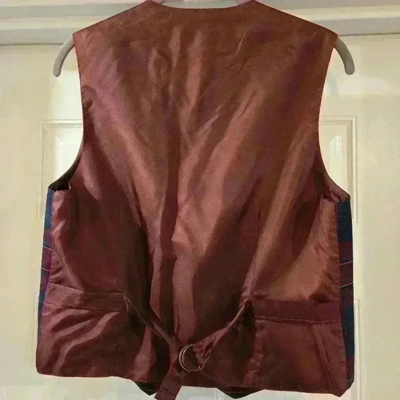 James Pringle Weavers of Iverness Plaid Vest Made in Scotland Red Size 12 - Picture 2 of 7